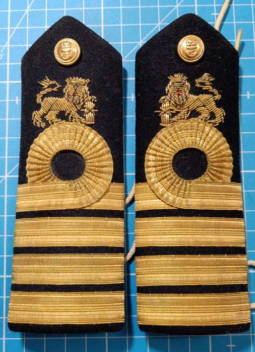 SADF - Navy Lieutenant Captain Epauletter Pair - Bullion Type