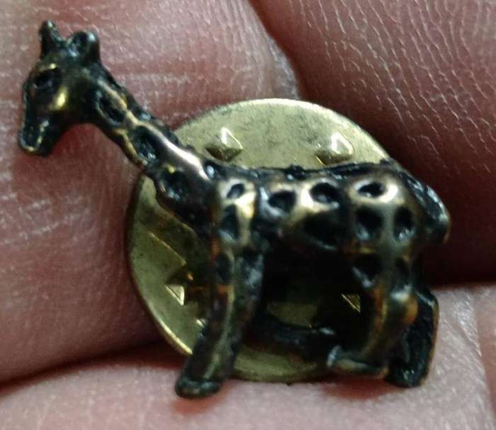 Giraffe Pin Badge