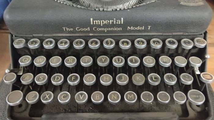 Imperial Model T Portable Typewriter