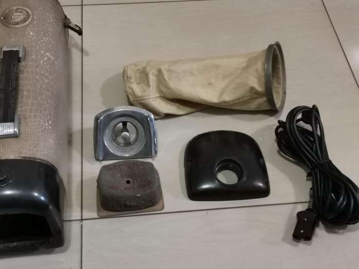 Vintage 1949 Electrolux za 55 vaccum cleaner