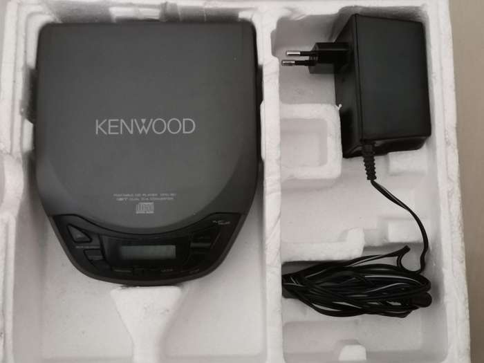 Boxed vintage Kenwood dpc-151 portable CD player