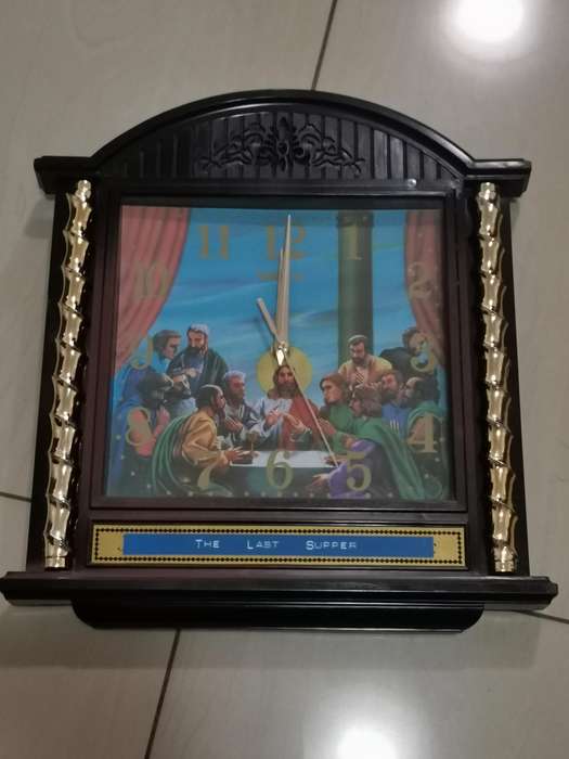 Vintage 1990s sakyno The last supper musical wall clock