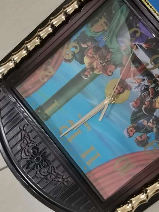 Vintage 1990s sakyno The last supper musical wall clock