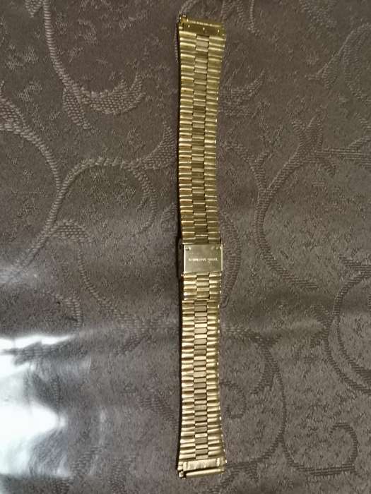 Gold tone stainless steel watch bracelet to fit 18mm lug new old stock