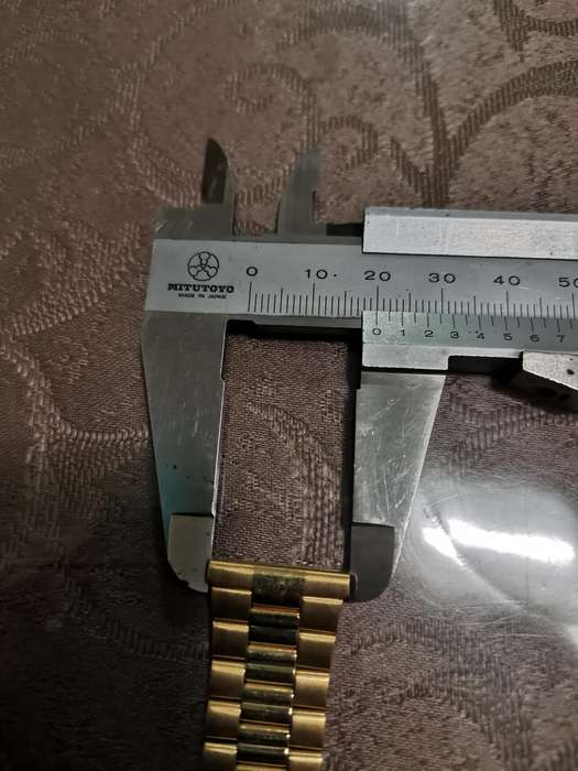 Gold tone stainless steel watch bracelet to fit 20mm lug new old stock