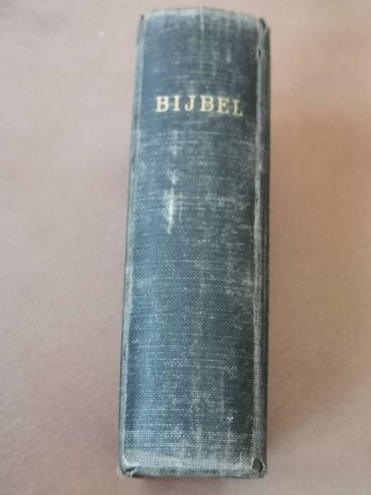 Vintage 1923 Dutch bijble in excellent condition