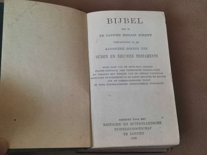 Vintage 1923 Dutch bijble in excellent condition