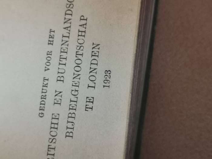 Vintage 1923 Dutch bijble in excellent condition