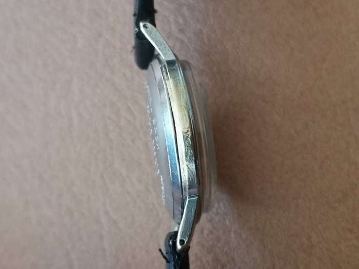 Vintage roamer 17 jewels super - shock antimagnetic manual wind mechanical watch