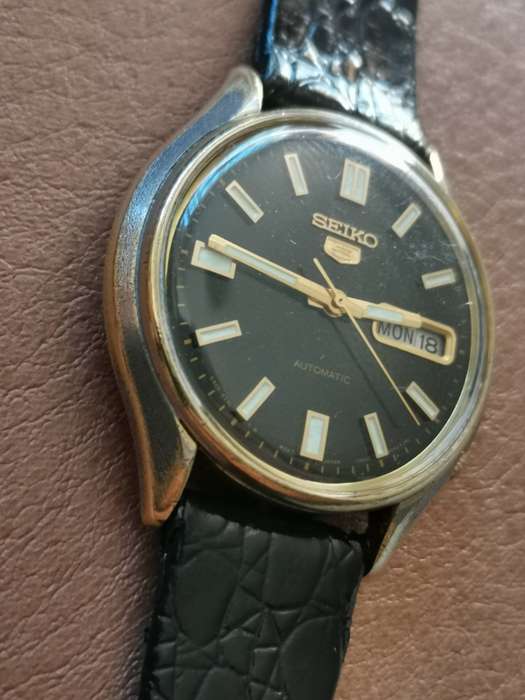 Vintage seiko 5 automatic mechanical watch