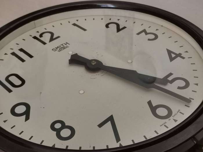 Vintage 1940s Smiths sectric large oversize railway station clock in amazing working condition