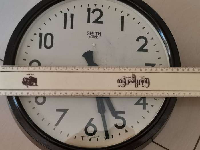 Vintage 1940s Smiths sectric large oversize railway station clock in amazing working condition