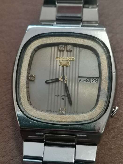 Vintage seiko 5 automatic mechanical watch