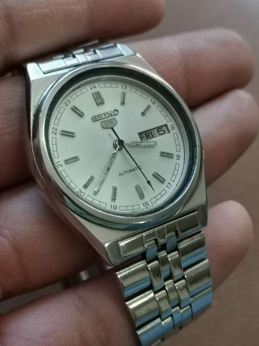 Vintage seiko 5 automatic mechanical watch