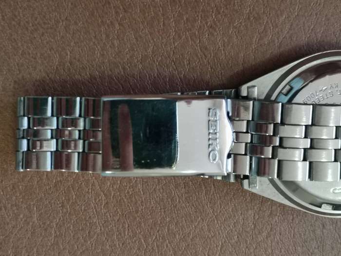 Vintage seiko 5 automatic mechanical watch