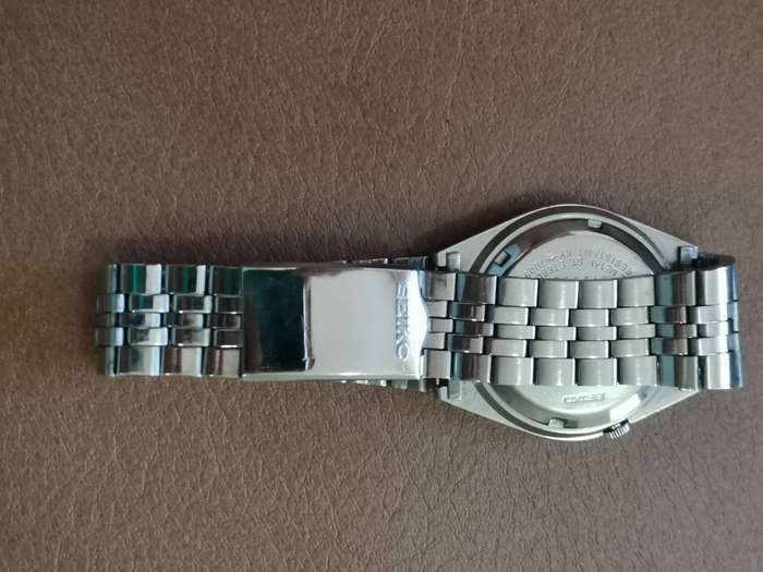Vintage seiko 5 automatic mechanical watch