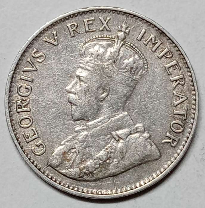 GREAT 1933 3 PENCE with multiple cracked die mint errors