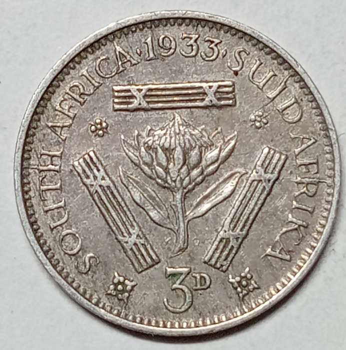 GREAT 1933 3 PENCE with multiple cracked die mint errors