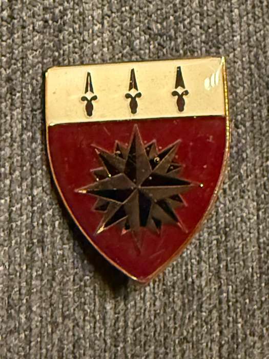 SADF 1 RECCE - Fob Badge  (MAROON)