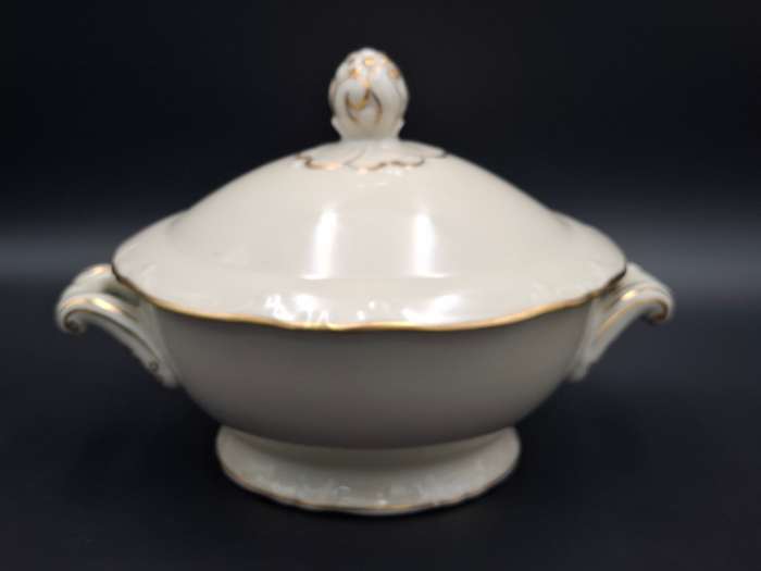 Vintage Porsgrunn Norge - 33 piece dinnerware in ivory with gold trim - designer Nora Gunderson