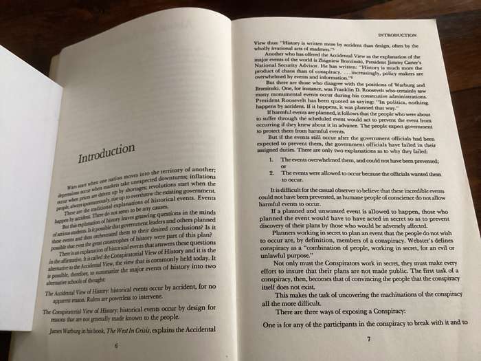 THE UNSEEN HAND. The Conspiratorial View of History. Paperback in a Good + condition.