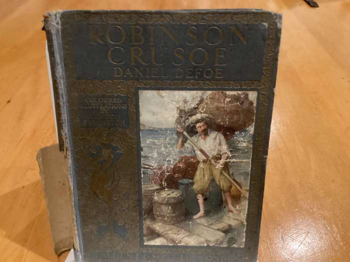 ROBINSON CRUSOE by Daniel Defoe. (1958). Rare hardcover edition.