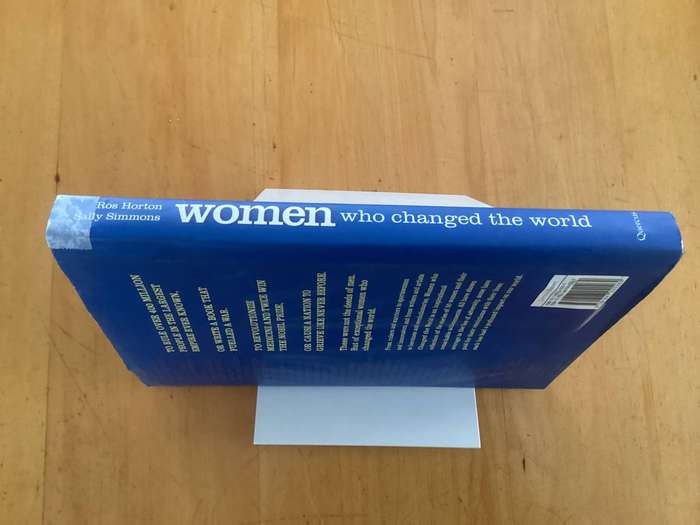 WOMEN who changed the world. Hardcover in a VGood condition.