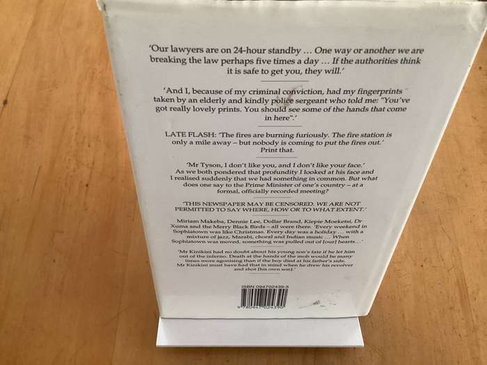 EDITORS UNDER FIRE, Hardcover by Harvey Tyson. Good+ condition.