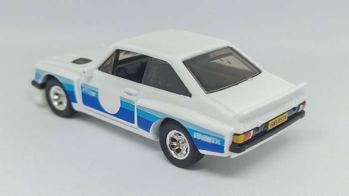 Ford Escort RS2000 1:64 hotwheels custom