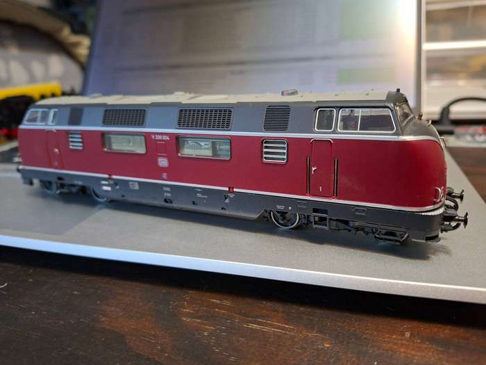 Roco 41250 Diesel Locomotive Series V200 004 DB DC