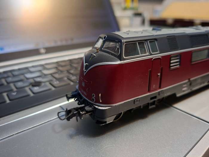 Roco 41250 Diesel Locomotive Series V200 004 DB DC