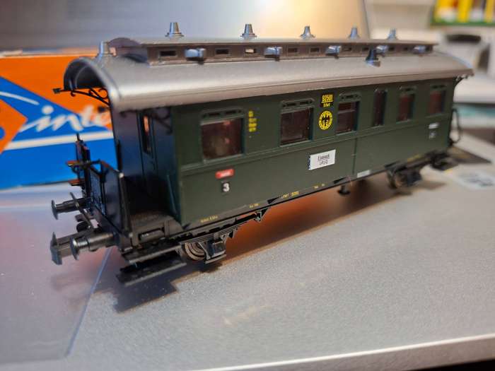 Roco 4208 3rd class passenger car DRG