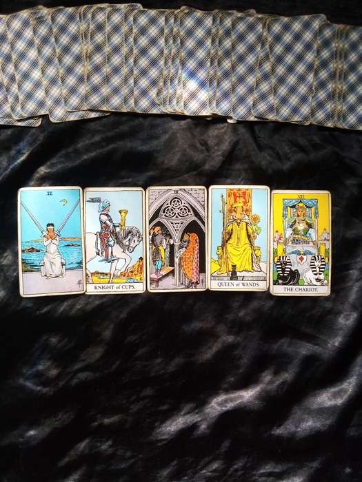 Tarot Readings/Divination and help offered