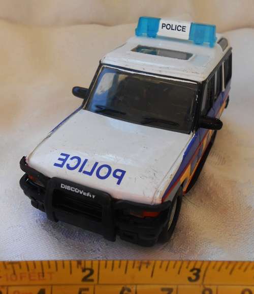 collectible Die-Cast Land Rover Discovery British Police Patrol Vehicle