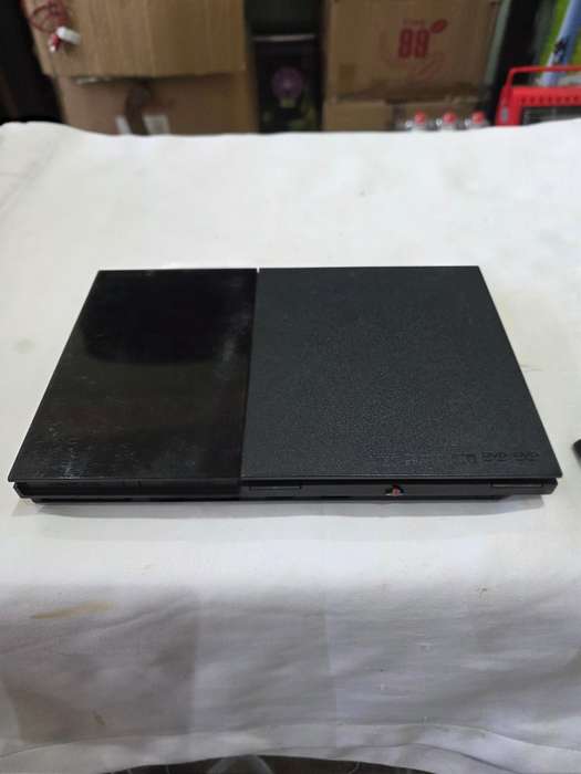 PLAYSTATION 2 CONSOLE