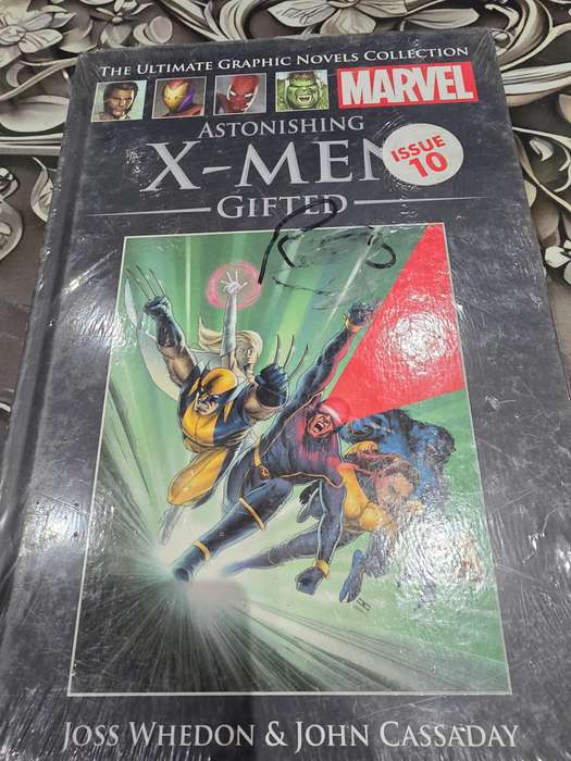 MARVEL SUPERHEROES HARDCOVER COMIC (X-MEN GIFTED)