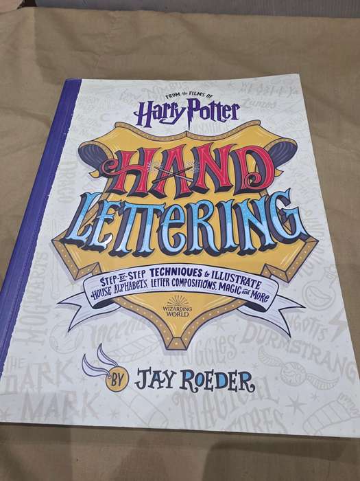 HARRY POTTER HAND LETTERUNG BOOK BY JAY ROEDER(UNUSED)
