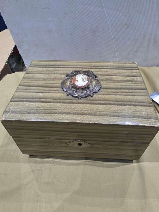 Vintage Wind Up Wooden Jewelry Box - Cameo Lady Embossed