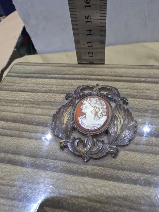 Vintage Wind Up Wooden Jewelry Box - Cameo Lady Embossed