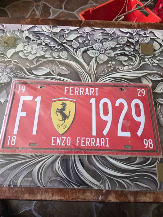 FERRARI F1 METAL SIGN (30x 15cm)
