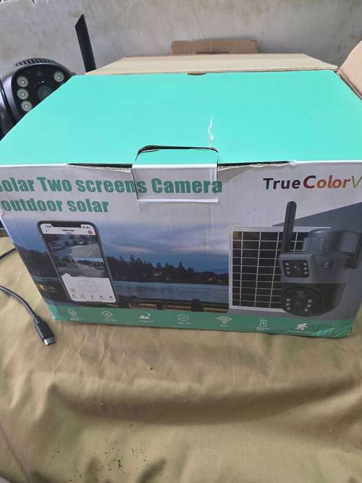 2 SCREEN OUTDOOR SOLAR CAMERA