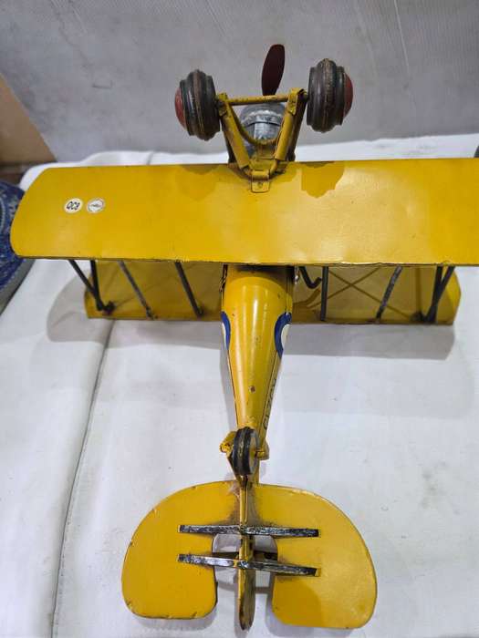 BRITISH K3215 BI-PLANE BRITISH WW1 MILITARY YELLOW METAL AIRPLANE
