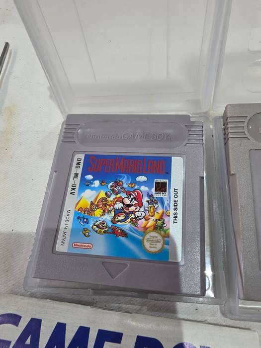 SET OF TWO VINTAGE NINTENDO GAME BOY CARTRIDGES PLUS ASSESCORIES(UNUSED)