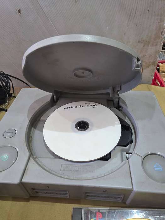 SONY PLAYSTATION CONSOLE INCL,1 REMOTE,POWER SUPPLIES AND ALL ASSESCORIES AS PER PHOTOS