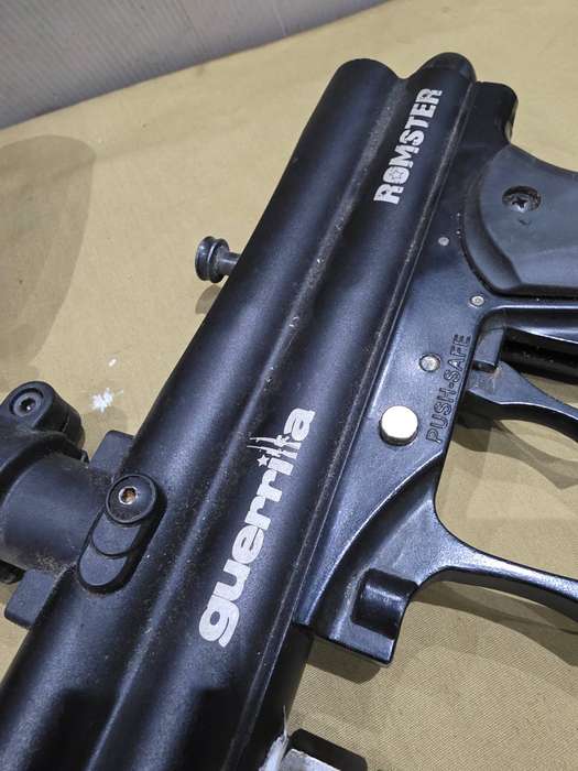 GUERILLA ROMSTER PAINTBALL GUN