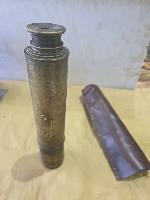 THE LORD BURY BRASS TELESCOPE (19TH CENTURY) WITH LEATHER CASE-SEE MARKINGS