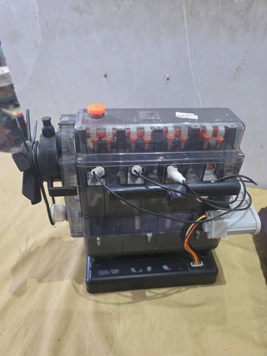BATTERY OPERATED LIGHT UP COMBUSION ENGINE MODEL(WORKS) UNUSED CONDITION