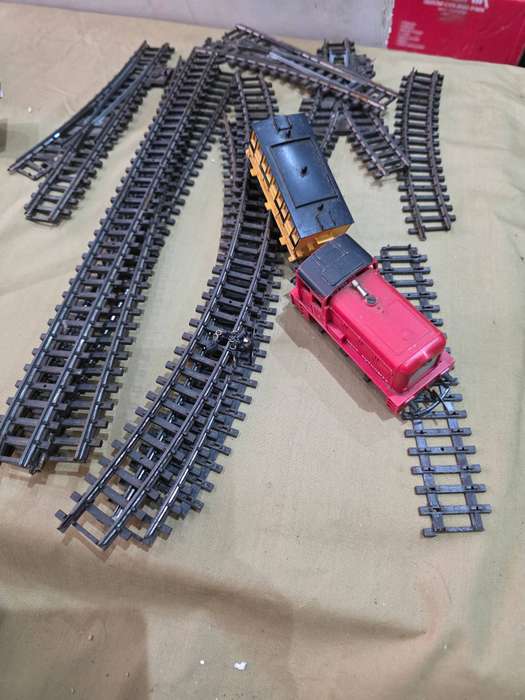 JOBLOT TRACKS,RAILS,ENGINE AND COACH