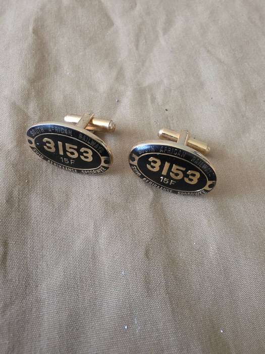 VINTAGE SAR SIGN,(BILINGUAL) CUFFLINKS