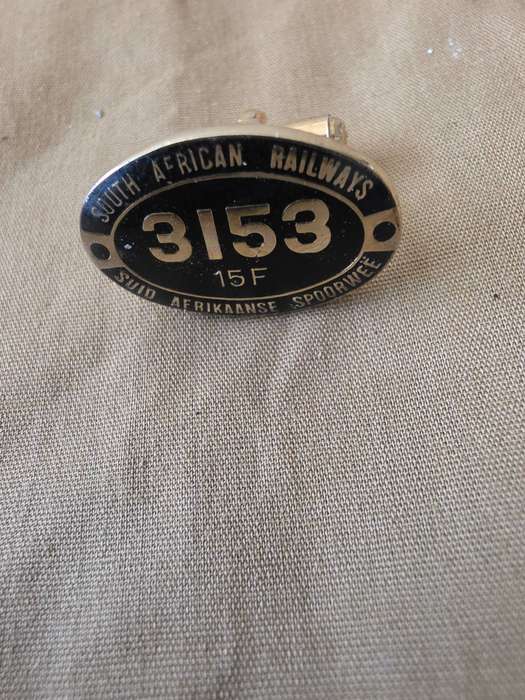 VINTAGE SAR SIGN,(BILINGUAL) CUFFLINKS